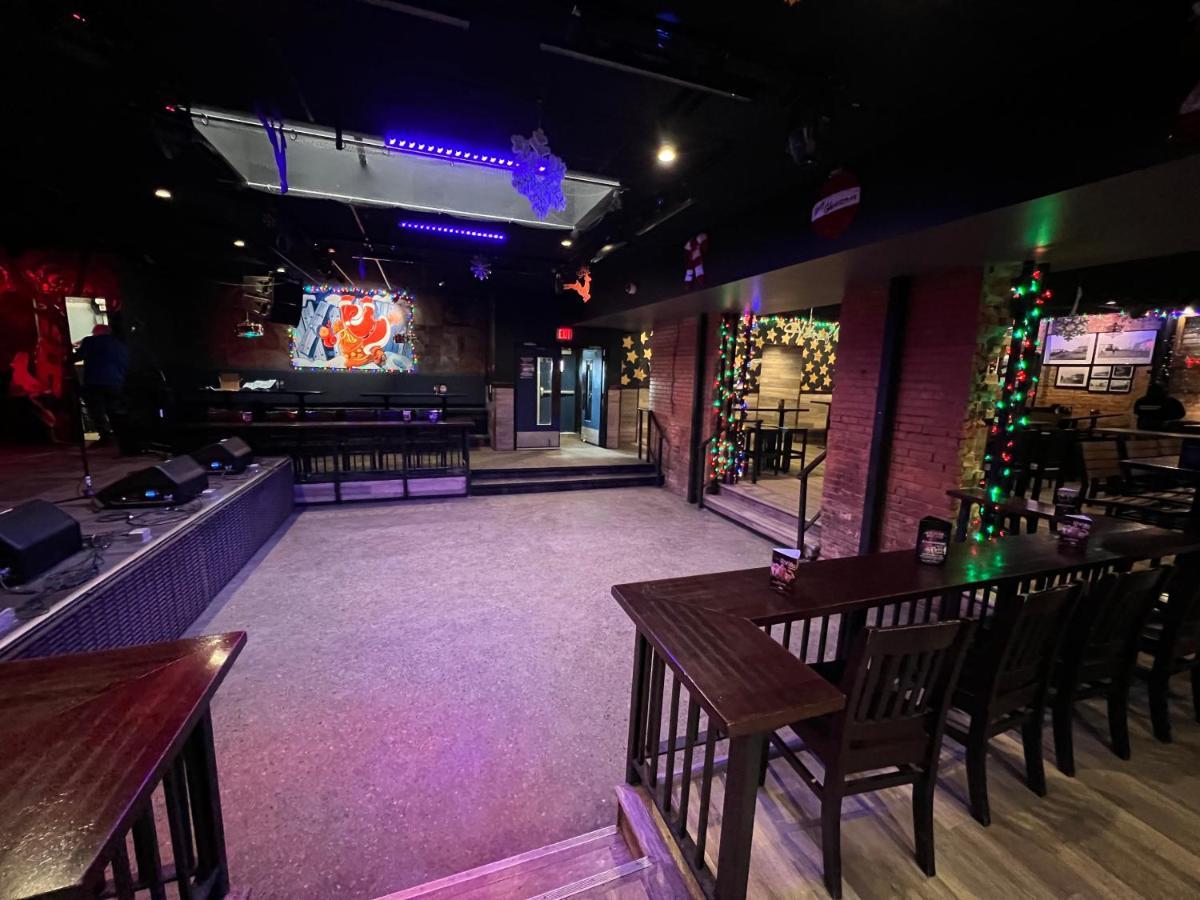 אדמונטון Commercial Hotel מראה חיצוני תמונה