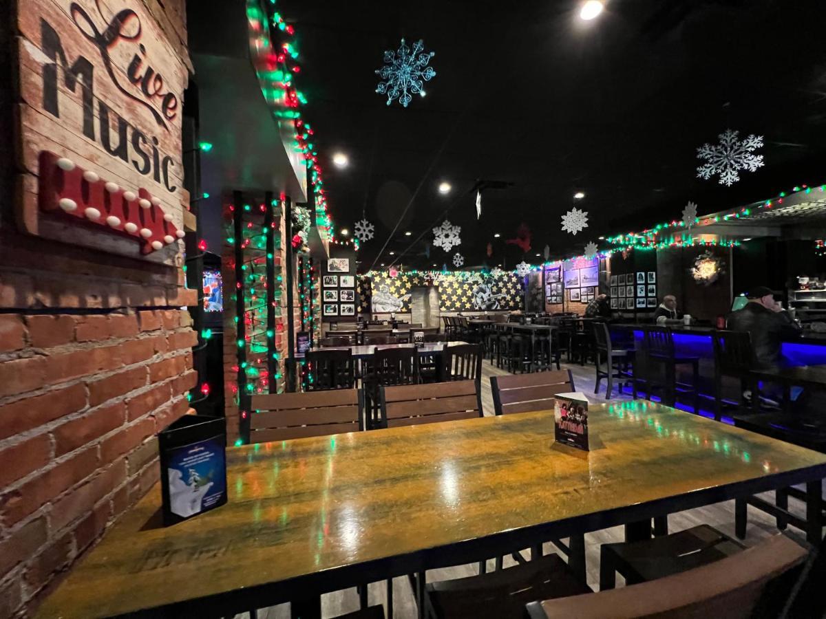 אדמונטון Commercial Hotel מראה חיצוני תמונה