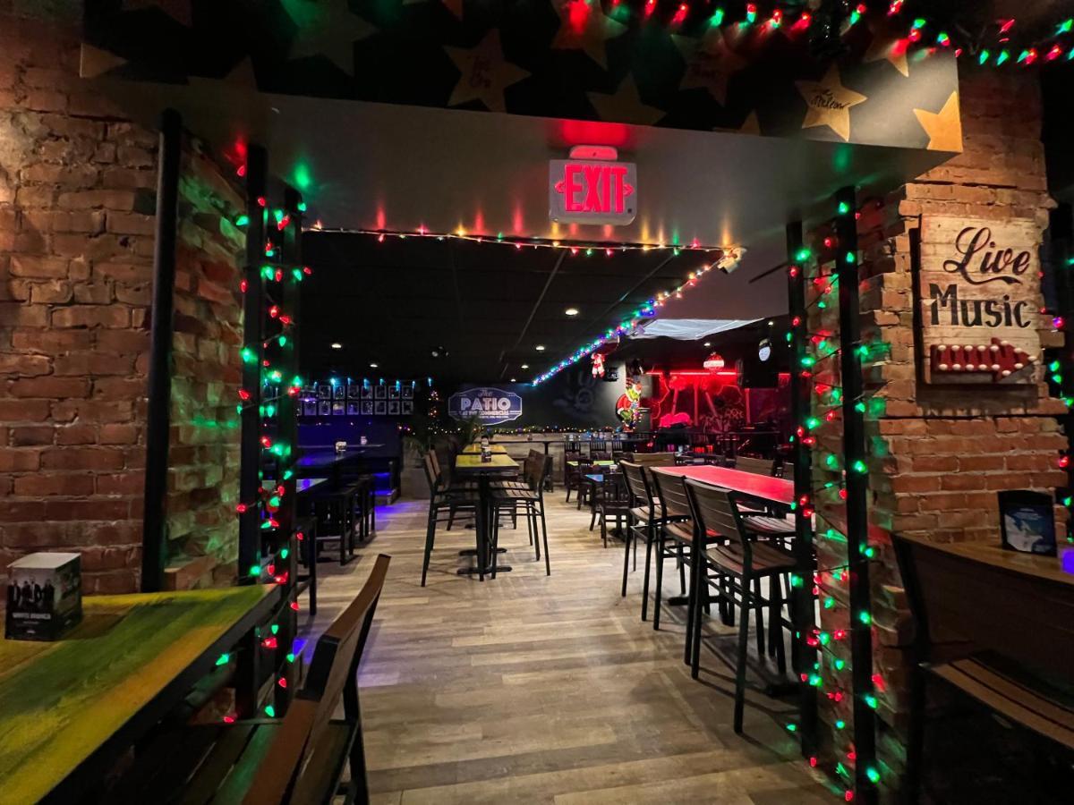 אדמונטון Commercial Hotel מראה חיצוני תמונה