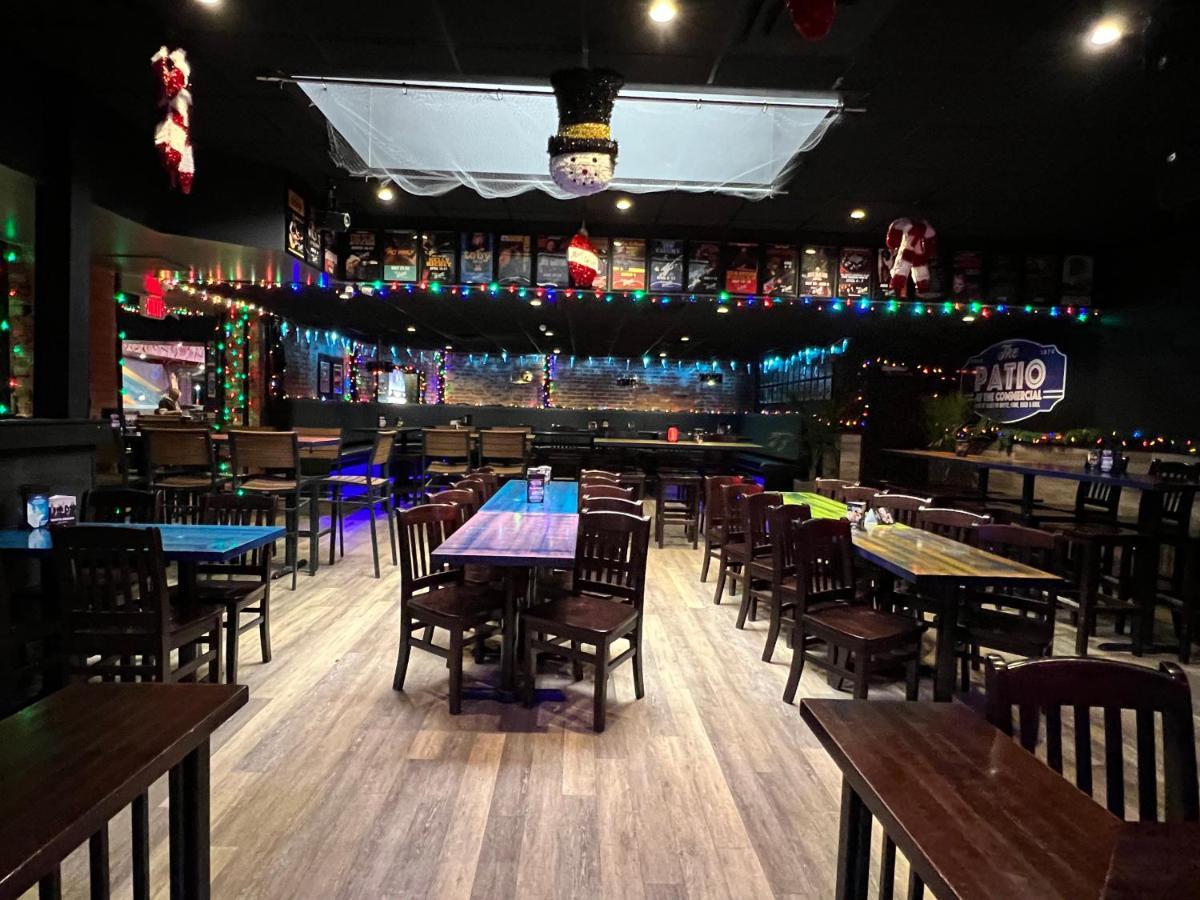 אדמונטון Commercial Hotel מראה חיצוני תמונה